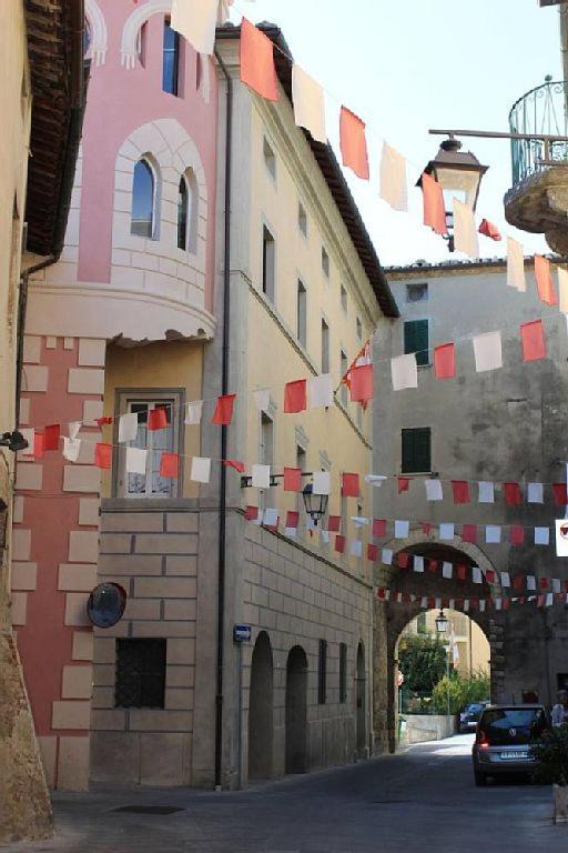 Mansarda Con Solarium Panoramico Su Centro Storico Di Sarteano Vicino Alle Famose Terme Della Val D'Orcia Apartment Exterior foto